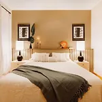 Yulu - 3 Bedrooms And Balcony In Eixample Dreta